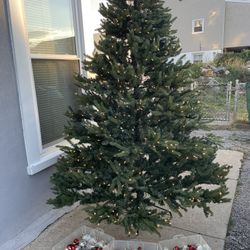 7.5 Ft Grand Pre-Lit Avalon Fir Christmas Tree With Ornaments 