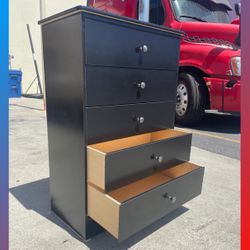 Dresser/ Five drawers dresser