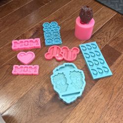 Straw Topper And Key Chain Molds