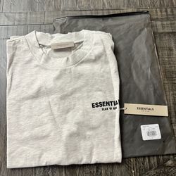 ESSENTIALS - Fear of God T-shirt (L)