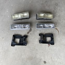 88-98 chevy/gmc truck  Front headlights lights