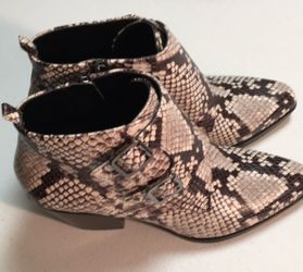 Mk booties