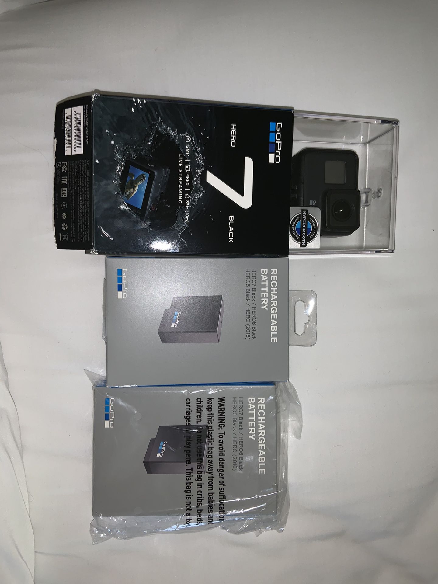 GoPro Hero 7 Black + 2 rechargeable battery and 64 GB memory card