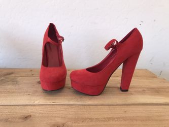 Red heels 7-7.5