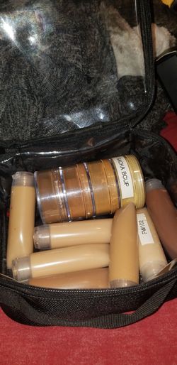 Foundation and setting powder