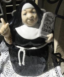 Cookie  jar  Nun..