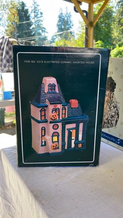 Pacific Rim Electrified Ceramic Haunted House (Item No. 5315)$15