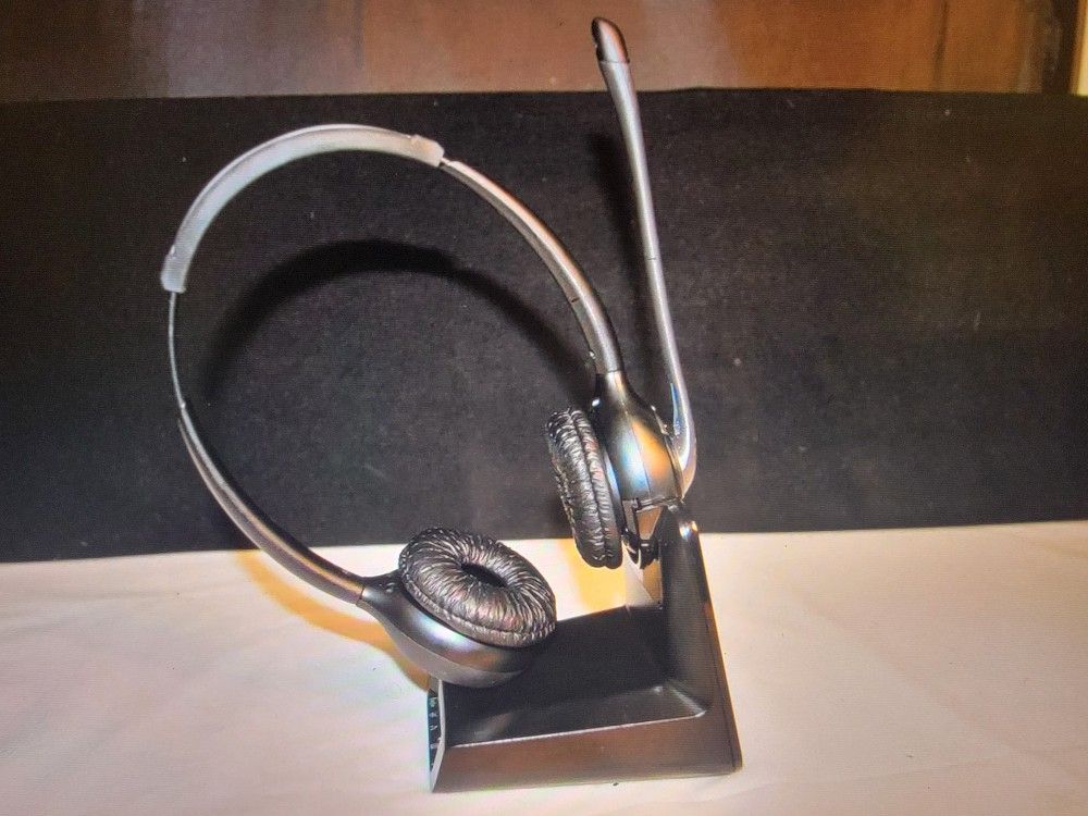 Poly And Plantronics Head Sets C052 And W8200B