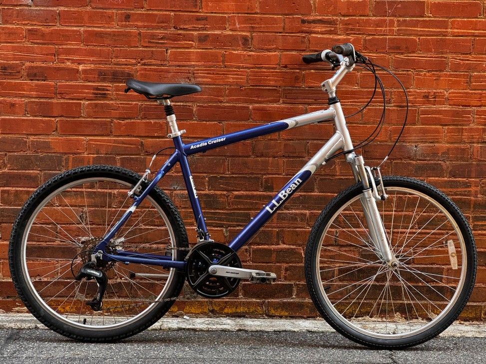 A L.L. BEAN Acadia Cruiser ...26"...21Speed