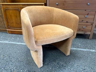 SOFA COMPANY Modern Barrel Back Golden Brown Lounge Chair
