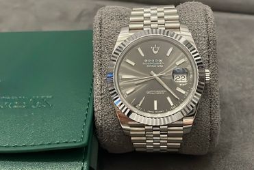 Clean watch