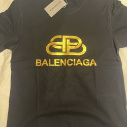 Balenciaga unisex Tshirt men Size M, women L .. NWT 