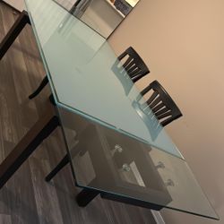 Extendable Dinning Table 