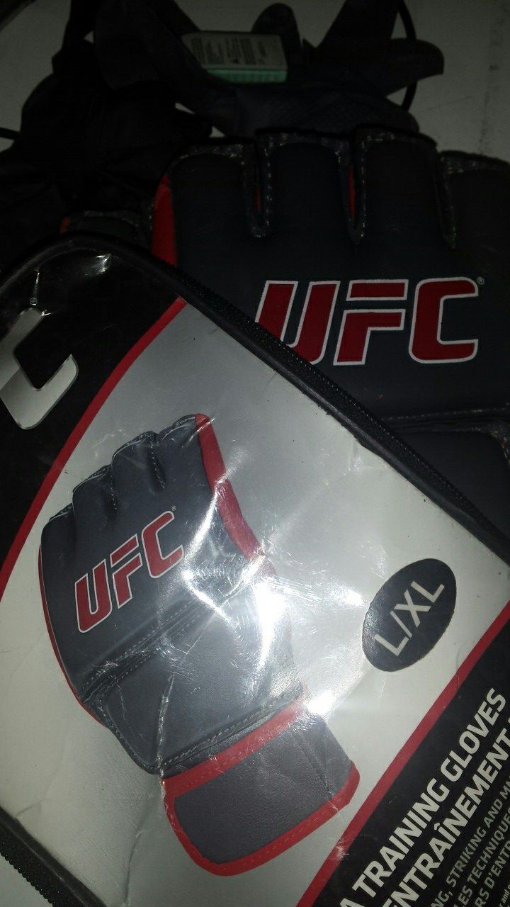 Pair of mma ufc training gloves great to train with