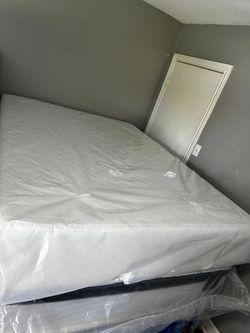 Set queen sizes Mattress and box spring