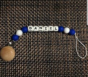 Pacifier clip