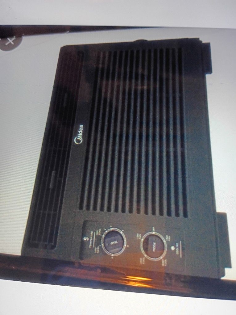 MIDEA 5000 BTU WINDOW UNIT. AIR CONDITIONER COOLING A SMALL ROOM OF 150 SQUARE FEET BLACK