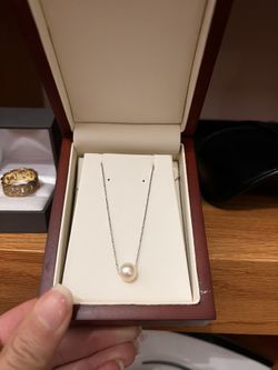 Freshwater Pearl And White gold Necklace