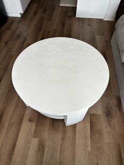 Modern Round Coffee Table - Matte White