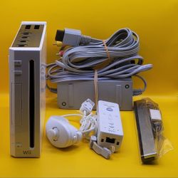 Nintendo Wii White Console, Model#  RVL-001 (USA) Tested & Working
