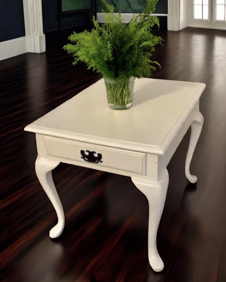 🌿Beautiful Accent Table🌿