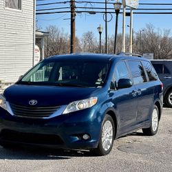 Toyota Sienna 