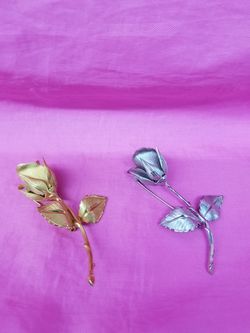 Silver and gold Christmas Rose's