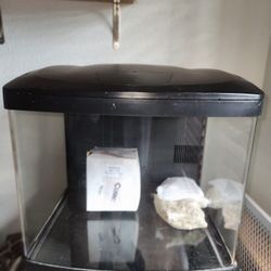 Aquarium 32 Bio Cube With A Newer Led Hood Aprox 1 Year Old With Extras 