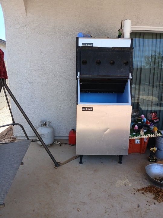 Ice Maker Machine