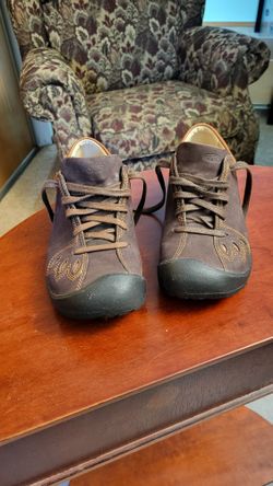 Keen Shoes Sz 7. Brown In Good Shape