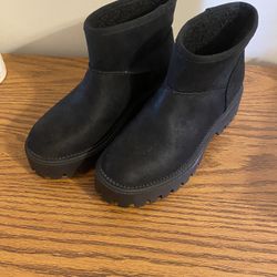 Brand New Dolce  Vita Lonny Black Ankle Boots Size 6