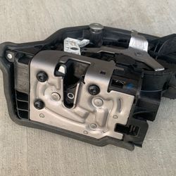 2019 Mini Cooper Countryman LEFT FRONT DRIVER DOOR LOCK LATCH OEM
