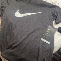 boys nike shirt