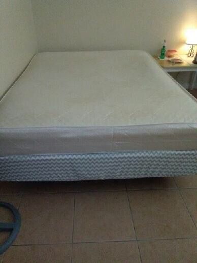 Two Queen Size Beds With Box Springs, Used Queen Size Bed Rails
