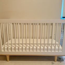 DaVinci Modern Baby Crib – White & Wood