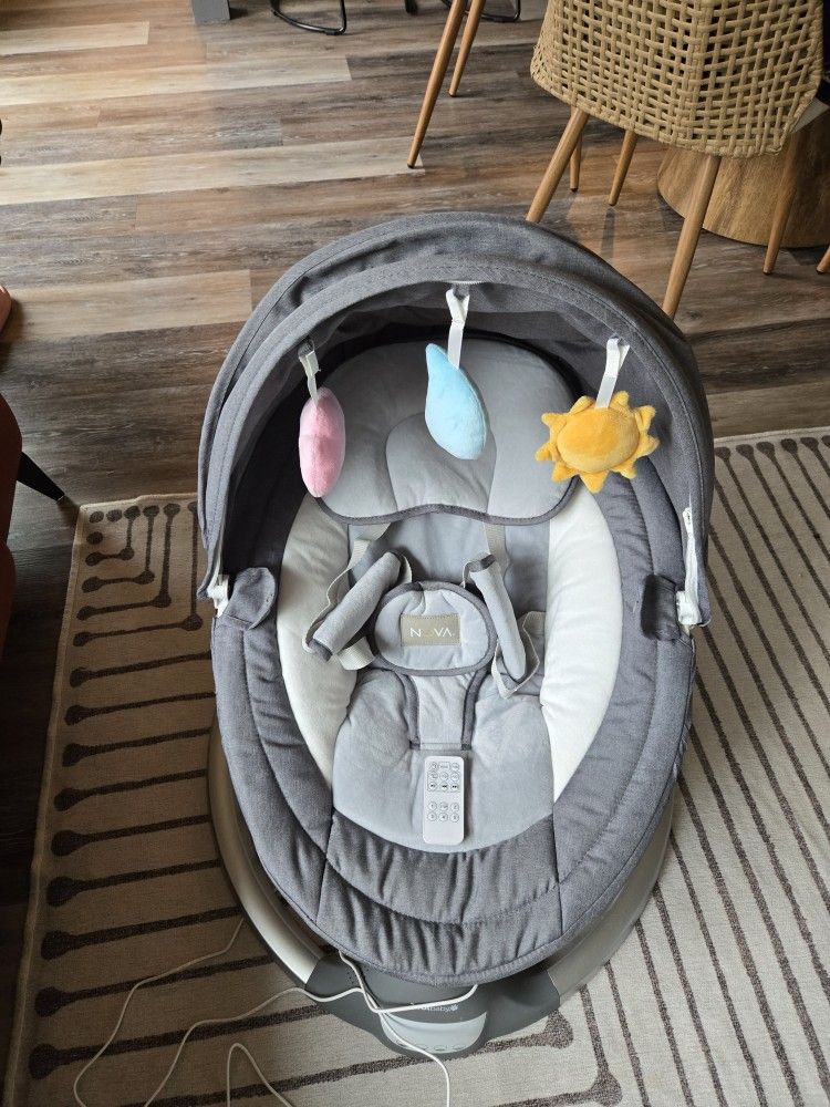 NOVA Baby Swing – New