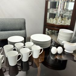 Porcelain China Set 