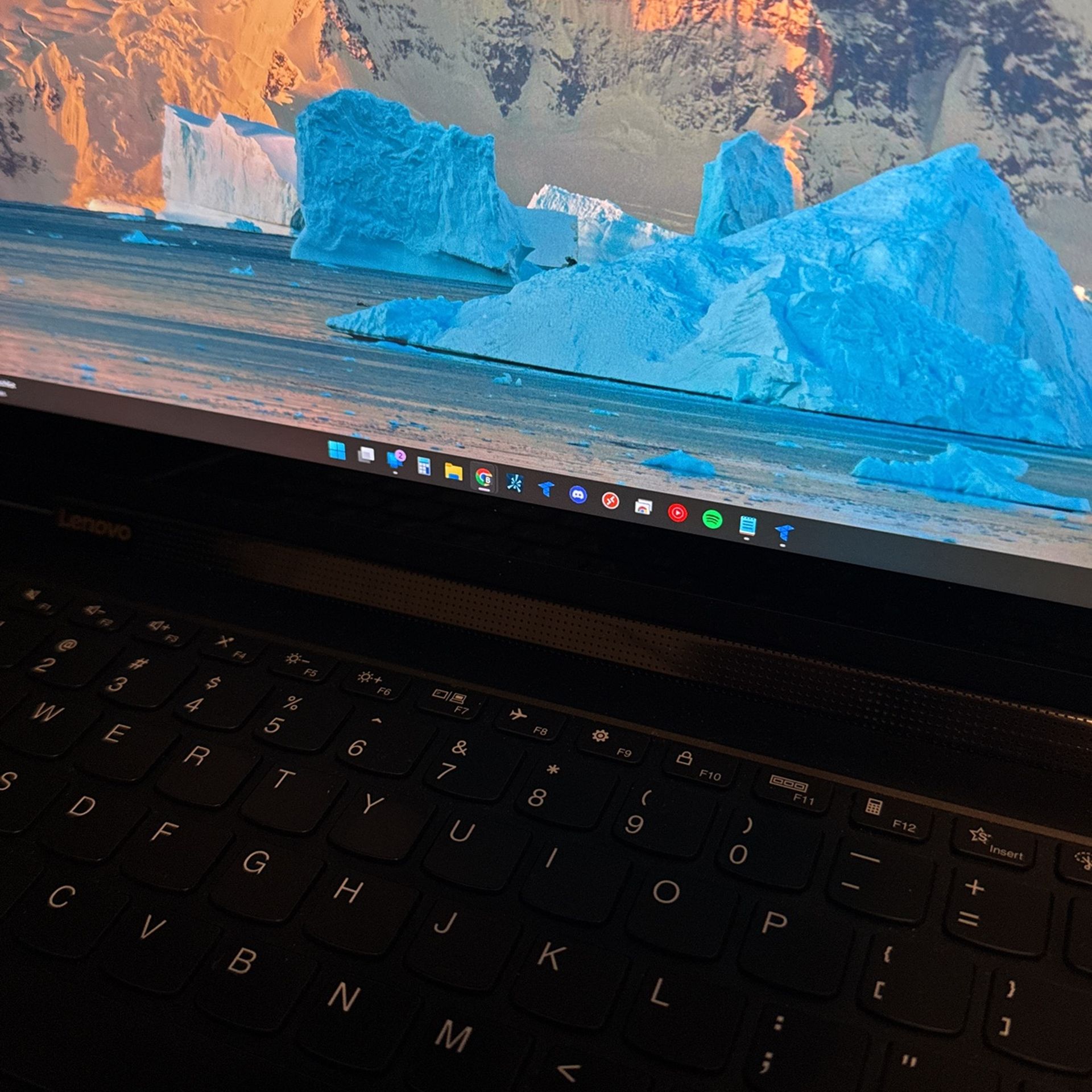 Lenovo Tablet & Laptop Yoga 9i 14" LCD 4K HDR OLED Touch Screen Intel Core i7 Evo Platform 512GB SSD 16GB RAM