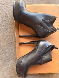 Steve Madden black ankle booties