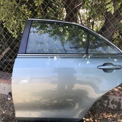 LEFT REAR DOOR (DRIVER SIDE) 2007-2011 TOYOTA CAMRY (mint Green Color).