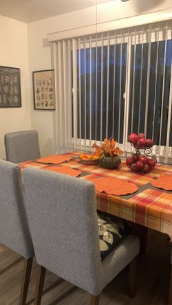 Good condition.Perfect for a dining room or kitchen.