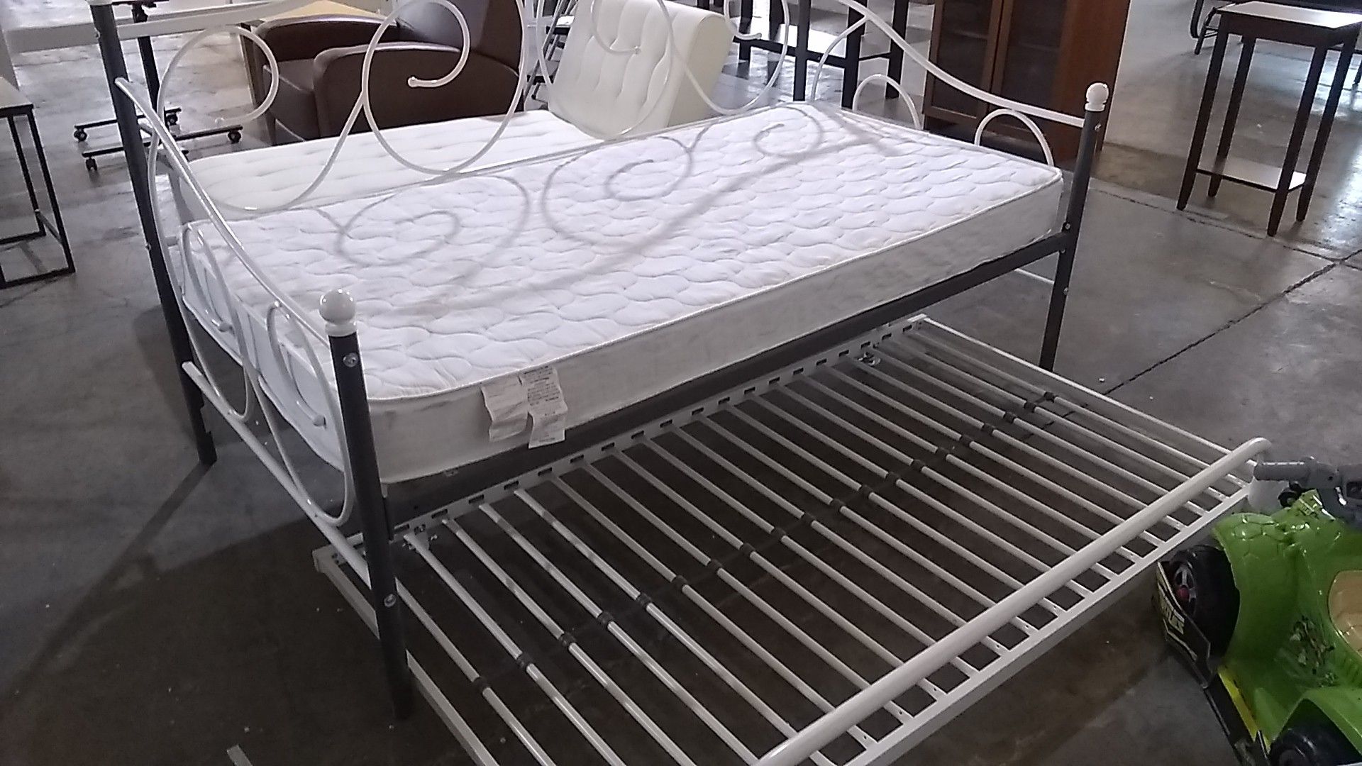 Daybed bunk bed with mattress twin bed