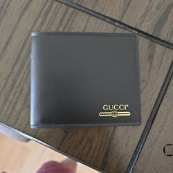 Gucci Black Bi Fold Wallet 