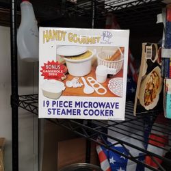 NEW 19 PIECE MICROWAVE STEAMER AND COOKER. 