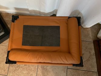 NEW Raised cat/dog/pet bed
