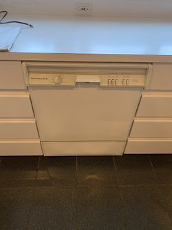 Kitchen aid Dishwasher White