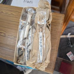 Vintage Fleuret Cutlery set