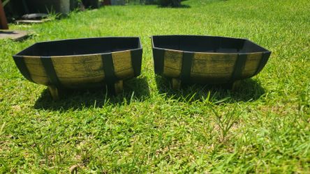 2 plastic resin plantes ,NEW , 8H X 16X 12 INCH