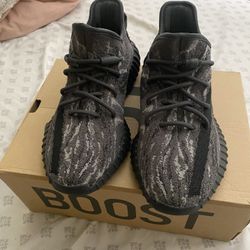 Yeezy Shoes Size 9.5 