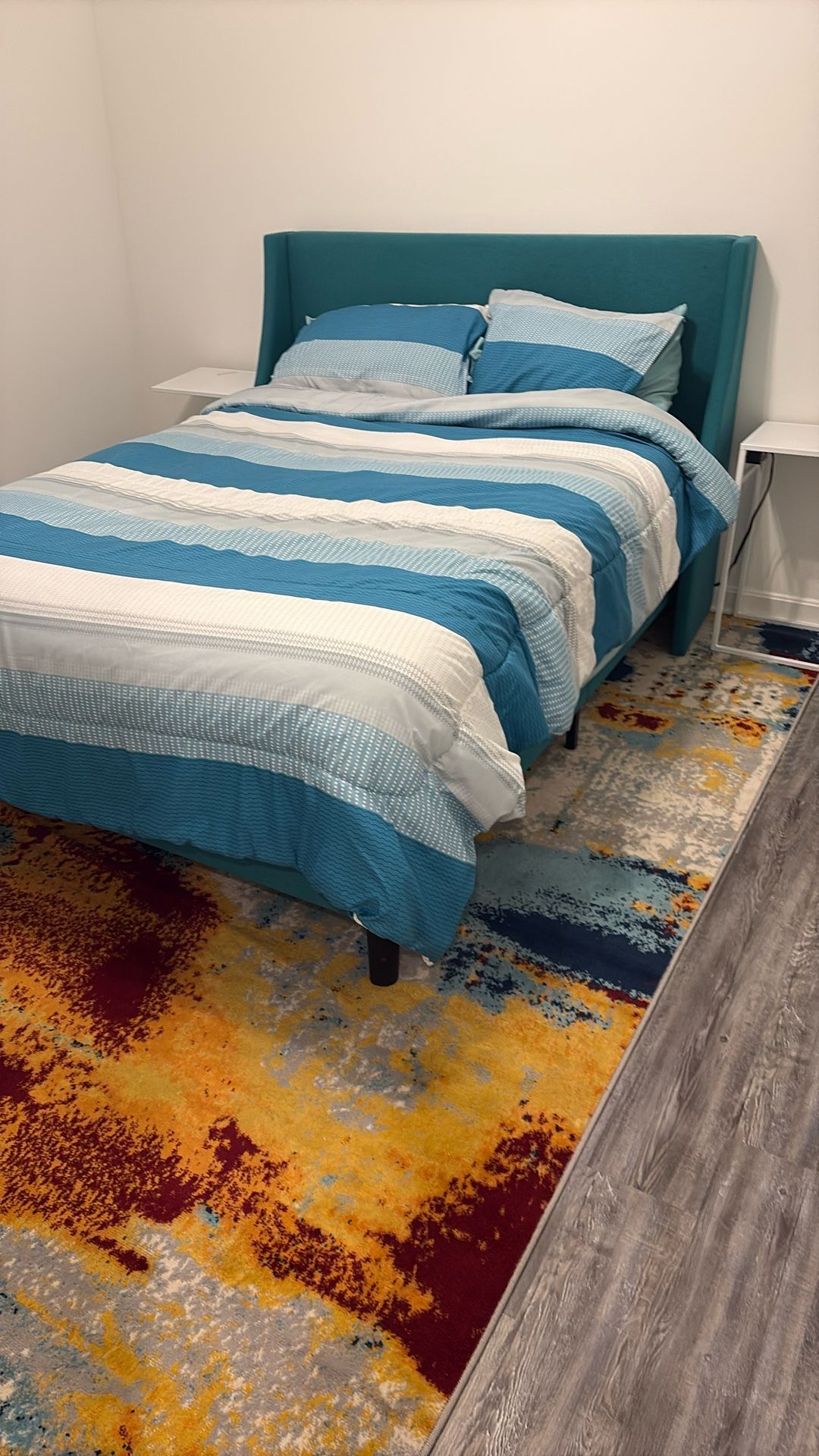 Bed Room Set With Tv Queen Size With Stands And Tv